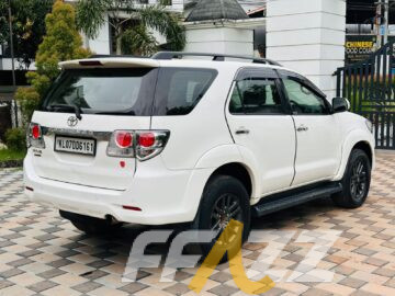 TOYOTA FORTUNER 2WD