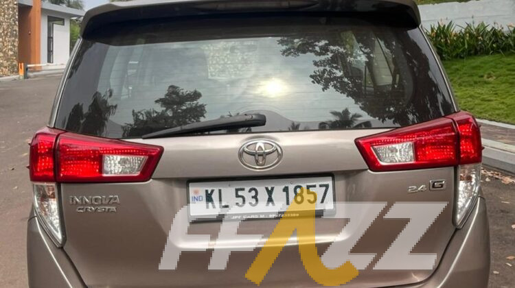 TOYOTA INNOVA CRYSTA G4 RE