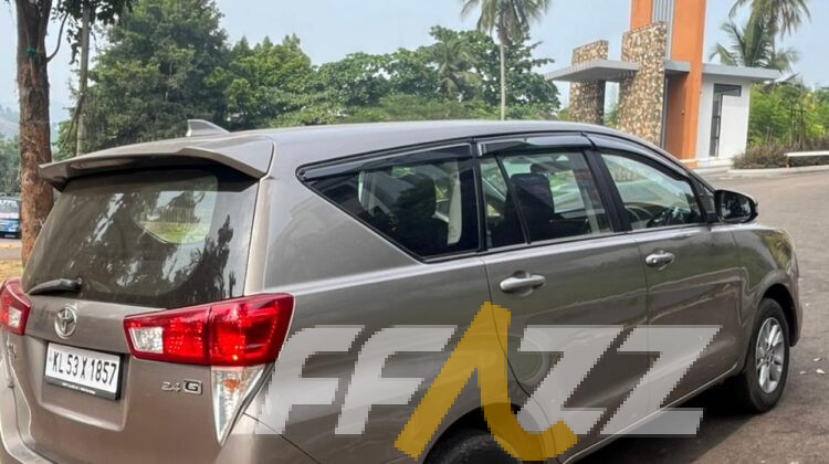 TOYOTA INNOVA CRYSTA G4 RE