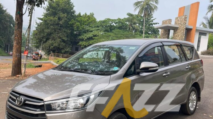 TOYOTA INNOVA CRYSTA G4 RE